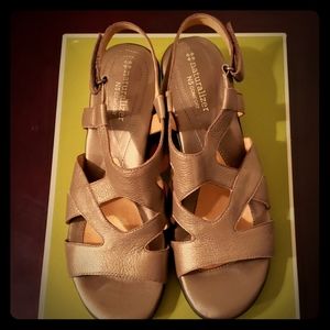 Naturaizer sandles